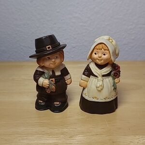 Vintage Hallmark Merry Miniature Thanksgiving Pilgrims salt & pepper shakers